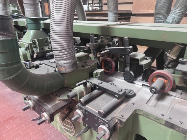 Automatic Moulding Machine - Image 4